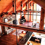 Brush Mountain Lodge